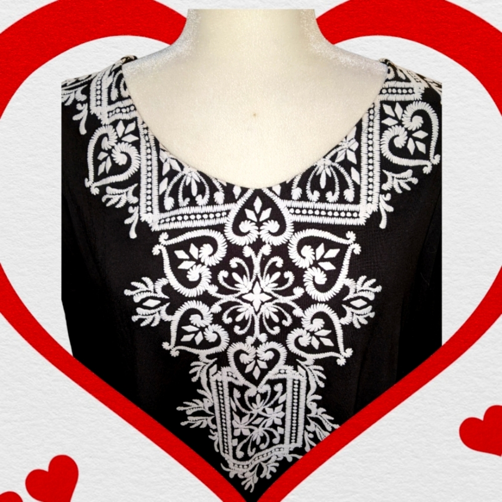 ‼️SPECIAL‼️Black and White Mini Dress by Multiples